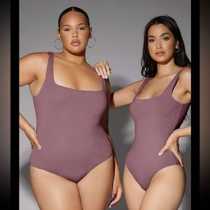 Square neck mauve bodysuit